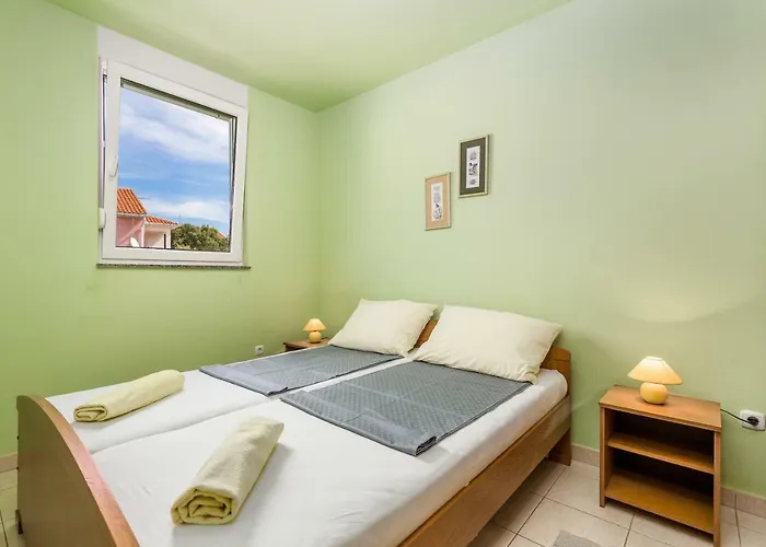 Modra Kuca * Мандре